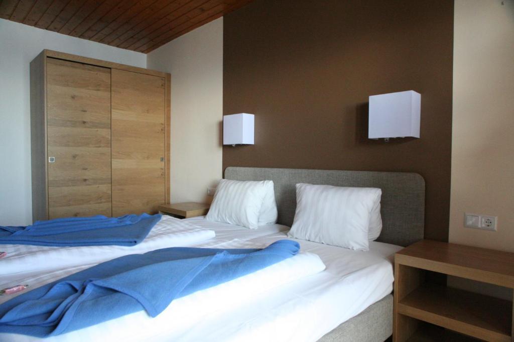 Sattleggers Alpenhof & Feriensternwarte Hotel Greifenburg Kültér fotó