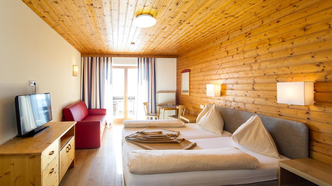 Sattleggers Alpenhof & Feriensternwarte Hotel Greifenburg Kültér fotó