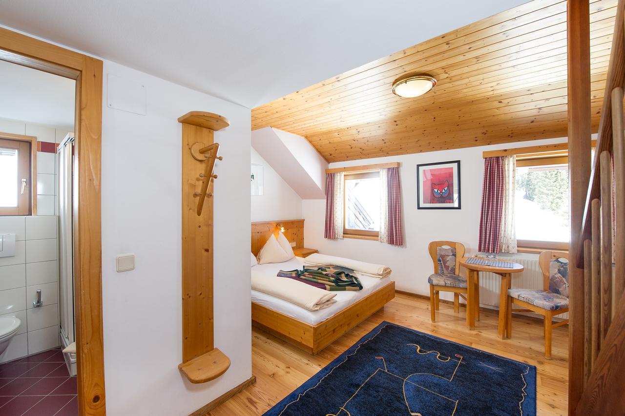 Sattleggers Alpenhof & Feriensternwarte Hotel Greifenburg Kültér fotó
