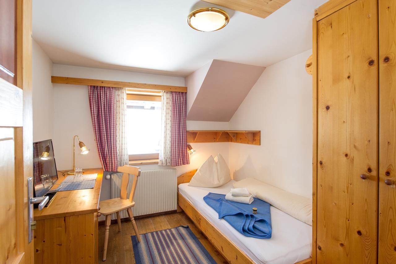 Sattleggers Alpenhof & Feriensternwarte Hotel Greifenburg Kültér fotó