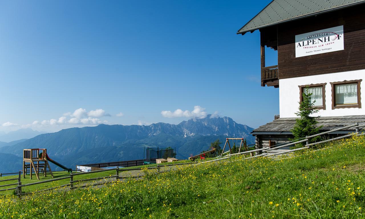 Sattleggers Alpenhof & Feriensternwarte Hotel Greifenburg Kültér fotó