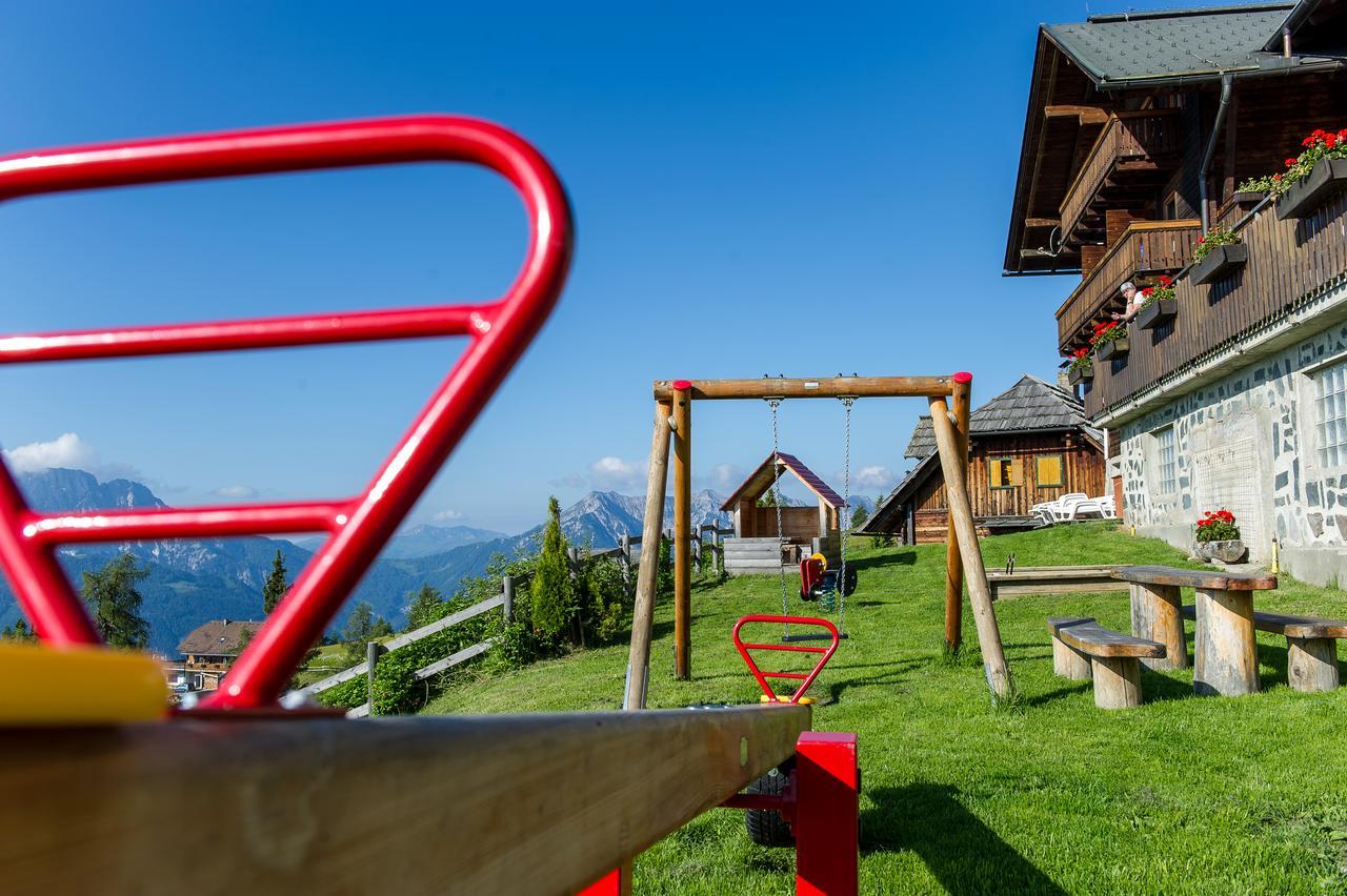 Sattleggers Alpenhof & Feriensternwarte Hotel Greifenburg Kültér fotó