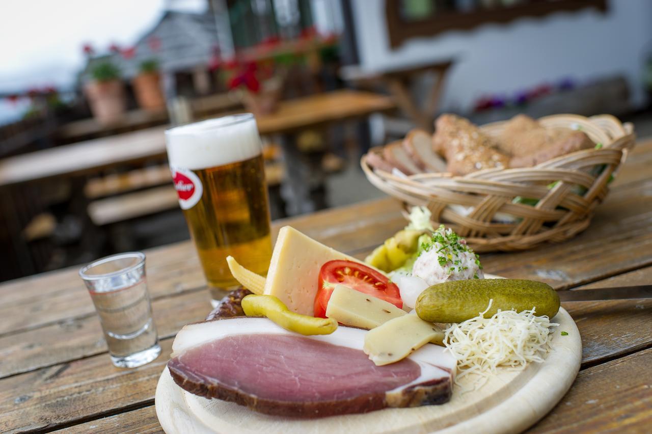 Sattleggers Alpenhof & Feriensternwarte Hotel Greifenburg Kültér fotó